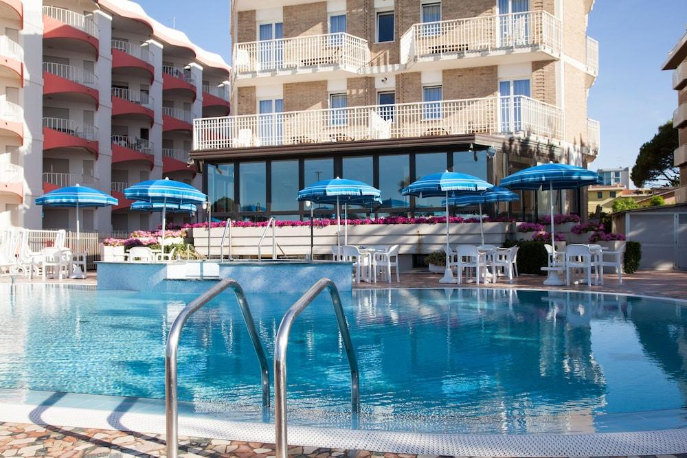 Regent'S Hotel Jesolo Extérieur photo