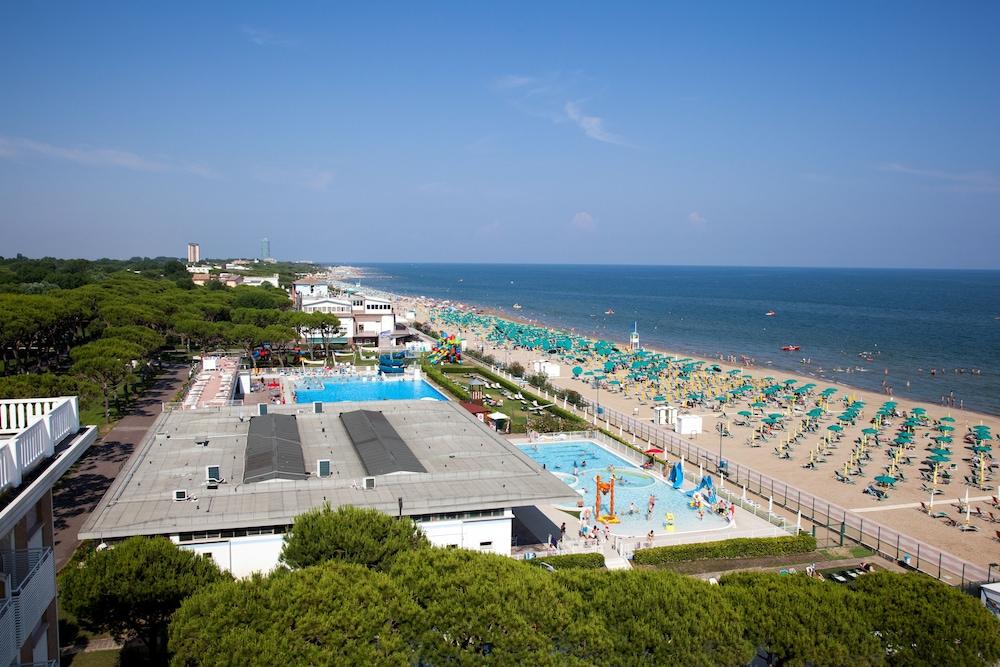 Regent'S Hotel Jesolo Extérieur photo