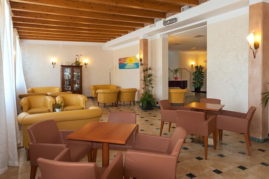 Regent'S Hotel Jesolo Extérieur photo