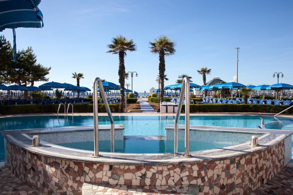 Regent'S Hotel Jesolo Extérieur photo